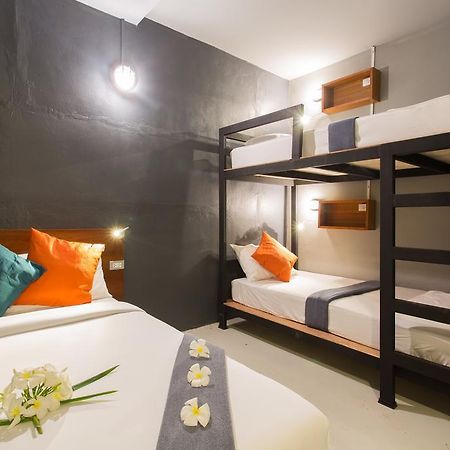 Holiday Station Hostel Krabi By Eksteriør billede