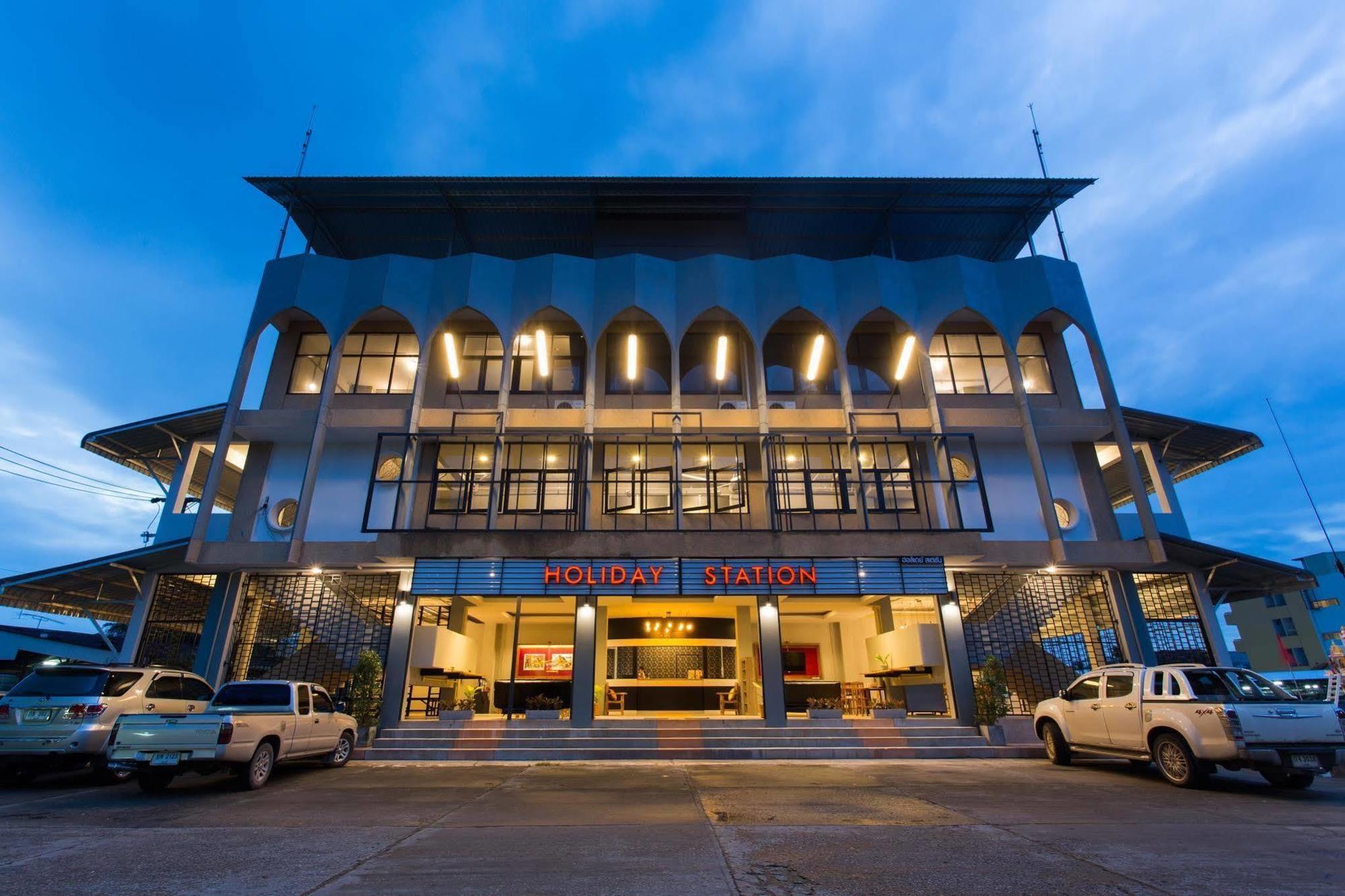 Holiday Station Hostel Krabi By Eksteriør billede