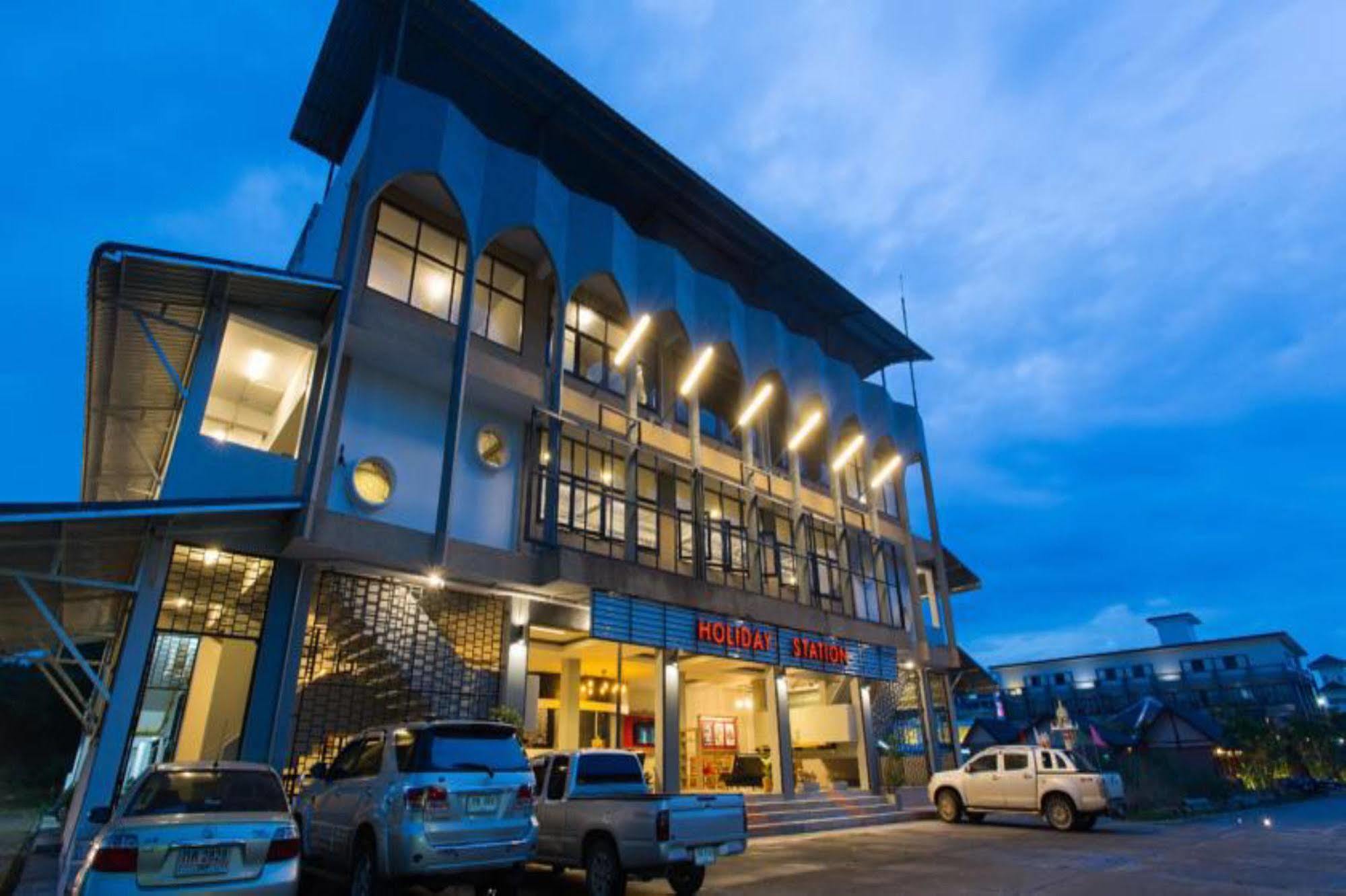 Holiday Station Hostel Krabi By Eksteriør billede