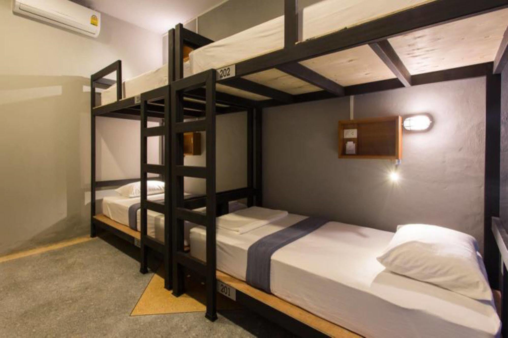 Holiday Station Hostel Krabi By Eksteriør billede