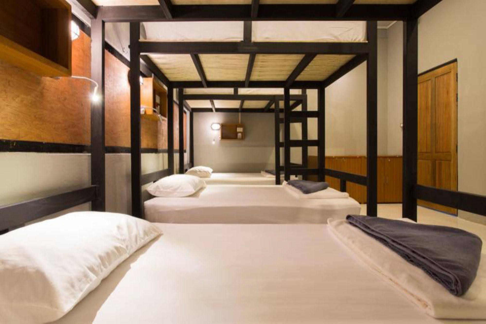 Holiday Station Hostel Krabi By Eksteriør billede