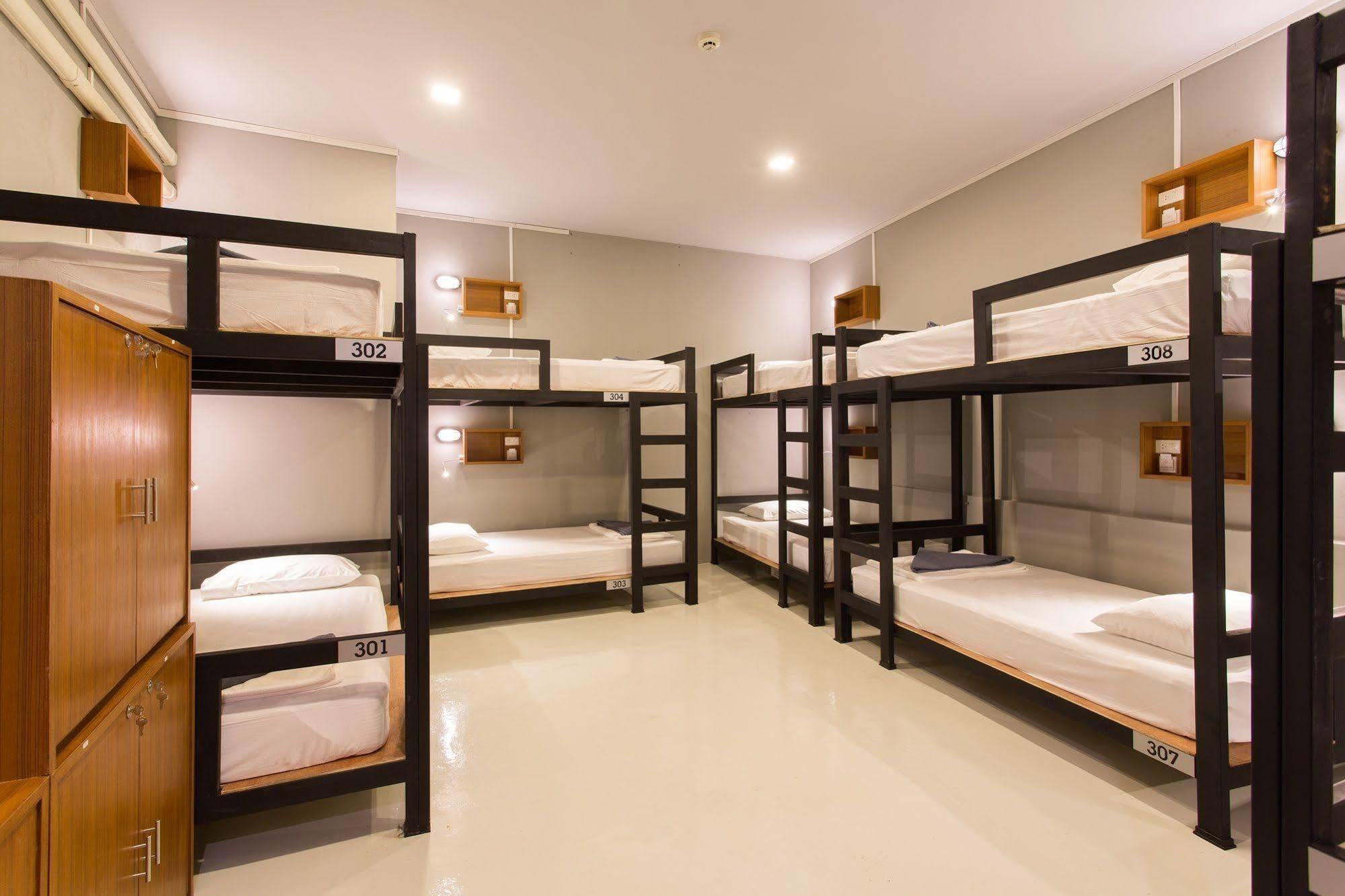 Holiday Station Hostel Krabi By Eksteriør billede