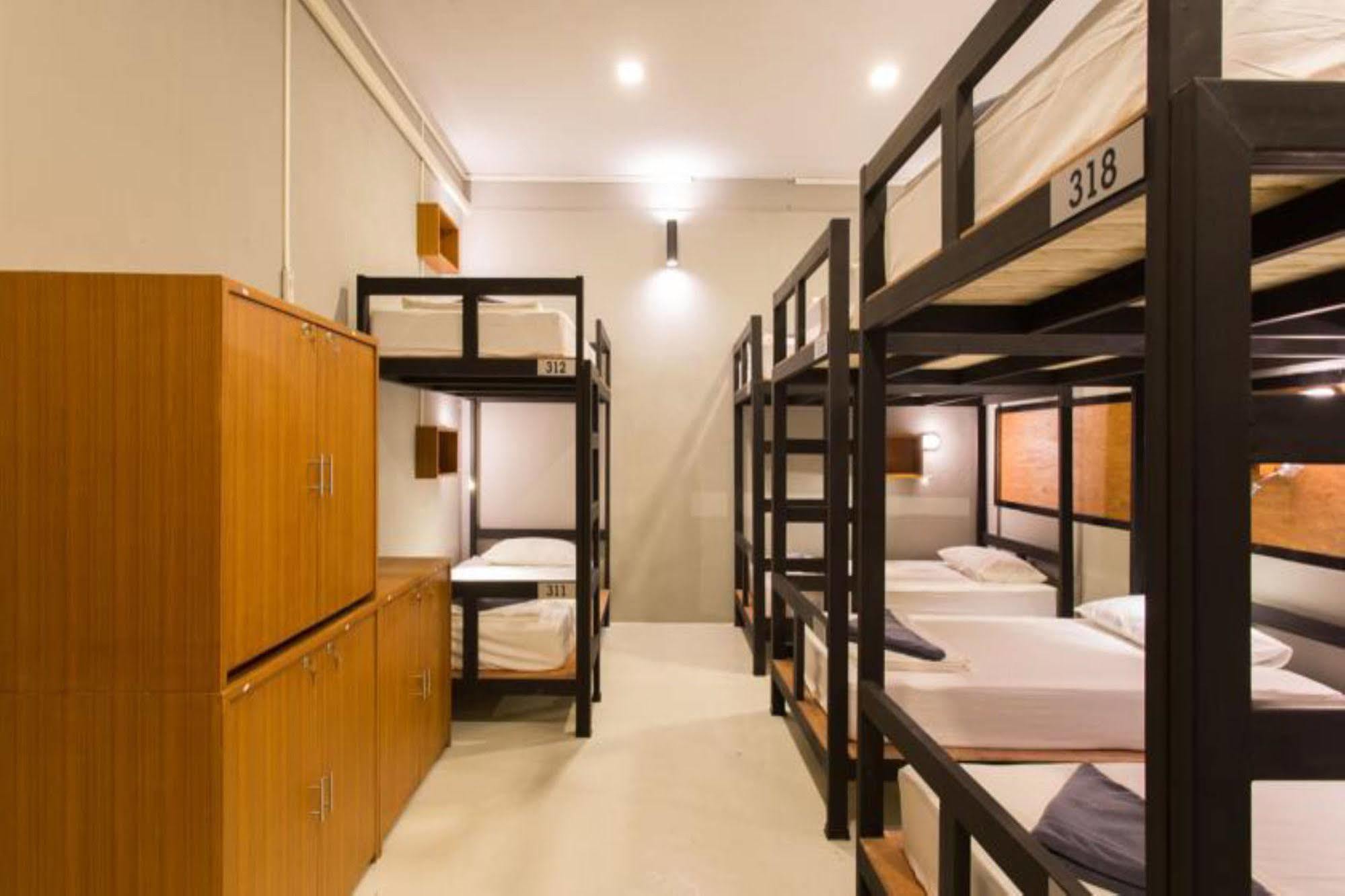 Holiday Station Hostel Krabi By Eksteriør billede