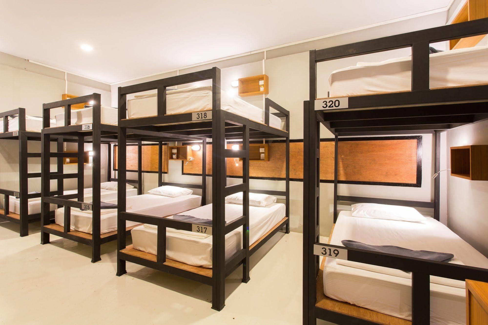 Holiday Station Hostel Krabi By Eksteriør billede
